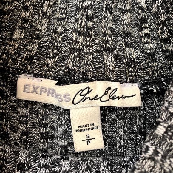 Turtle Neck Sleeveless Top - Picture 2 of 2